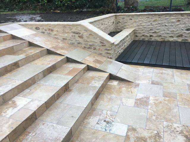 terrasse-escalier-travertin-composite.jpg